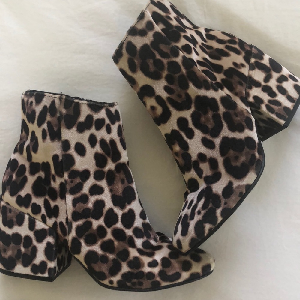 Steve Madden leopard boots